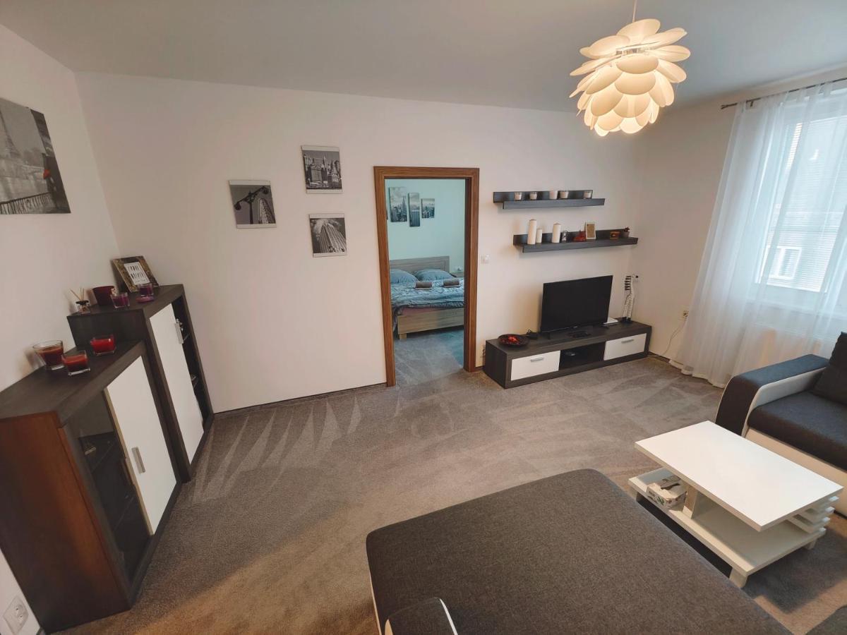 Apartman V Centru Карловы Вары Экстерьер фото